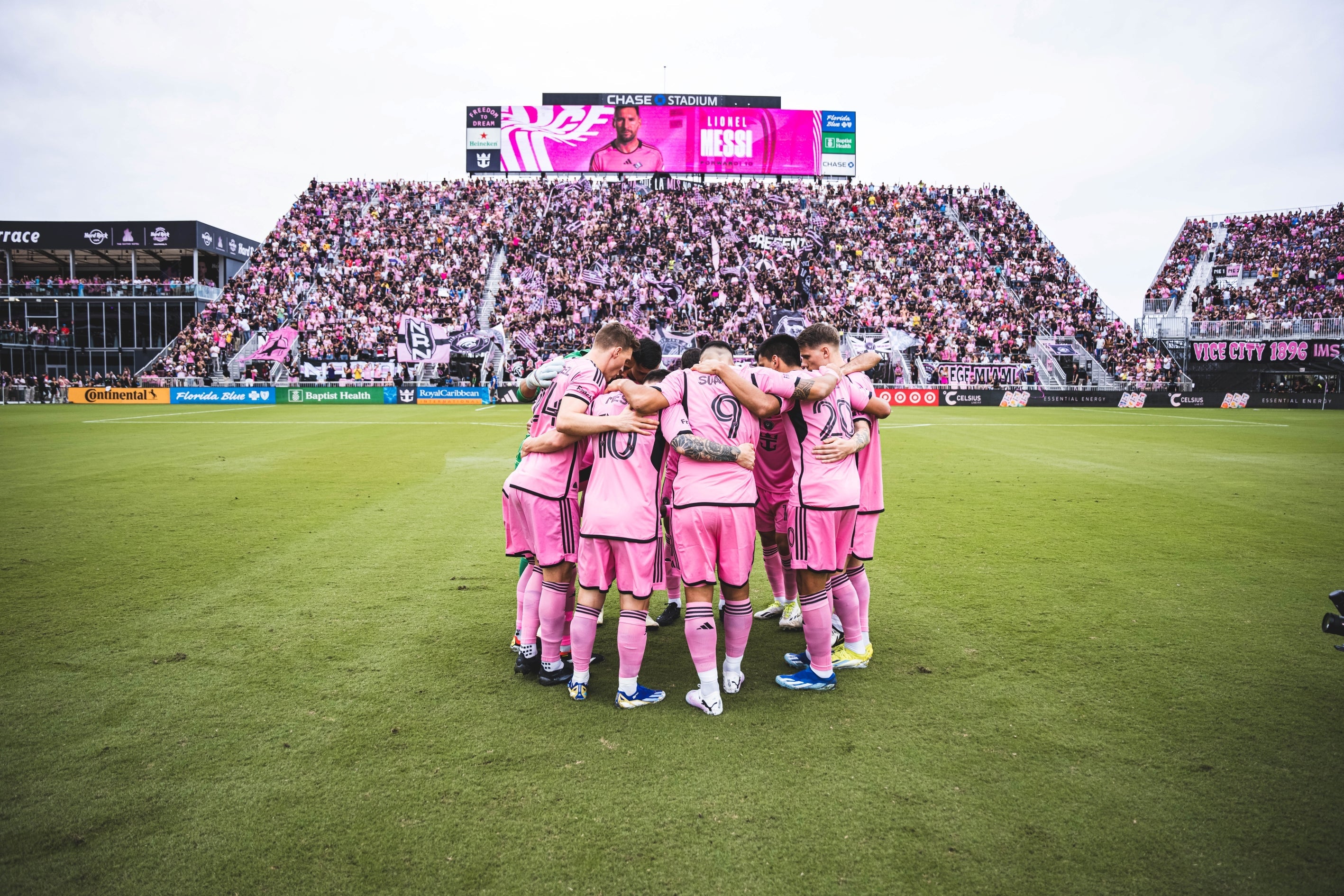 インターミアミCF ピンクスカーフ Inter Miami CF Black/Pink Bar Scarf