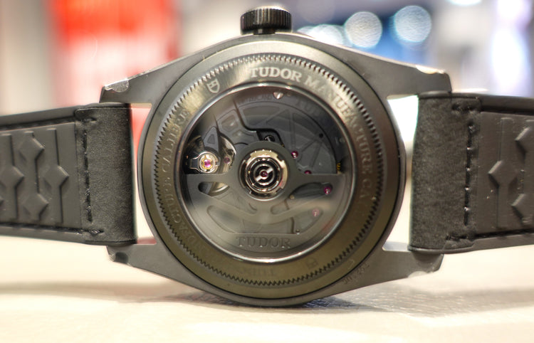 |ブラックベイ セラミック|41mm|セラミック製ケース||機械式自動巻ムーブメント|5年間保証||200m防水|約70時間パワーリザーブ|