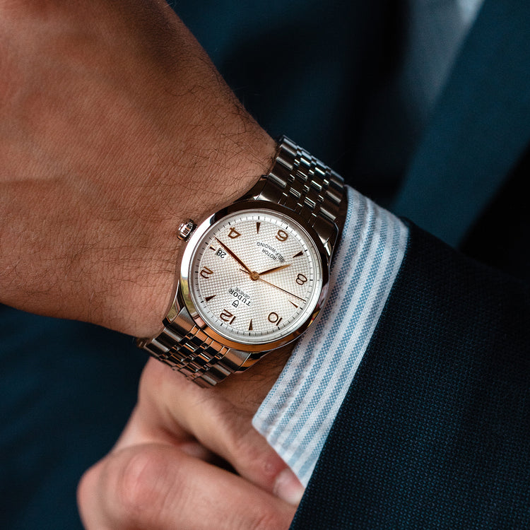 |1926|39mm|スチール製ケース||機械式自動巻ムーブメント|5年間保証||100m防水|約38時間パワーリザーブ|