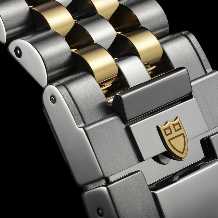 ｜BLACK BAY ONE S&G｜39mm｜スチール製ケース｜｜マニュファクチュール キャリバー｜5年間保証｜｜100m防水｜約70時間パワーリザーブ｜