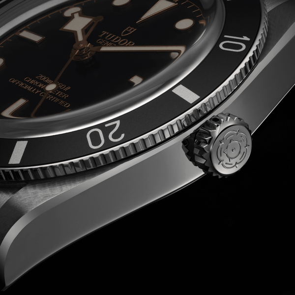 BLACK BAY 54